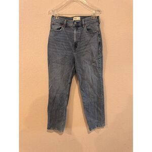 Abercrombie & Fitch Women’s High Rise Ultra Straight Jeans – Size 29/8